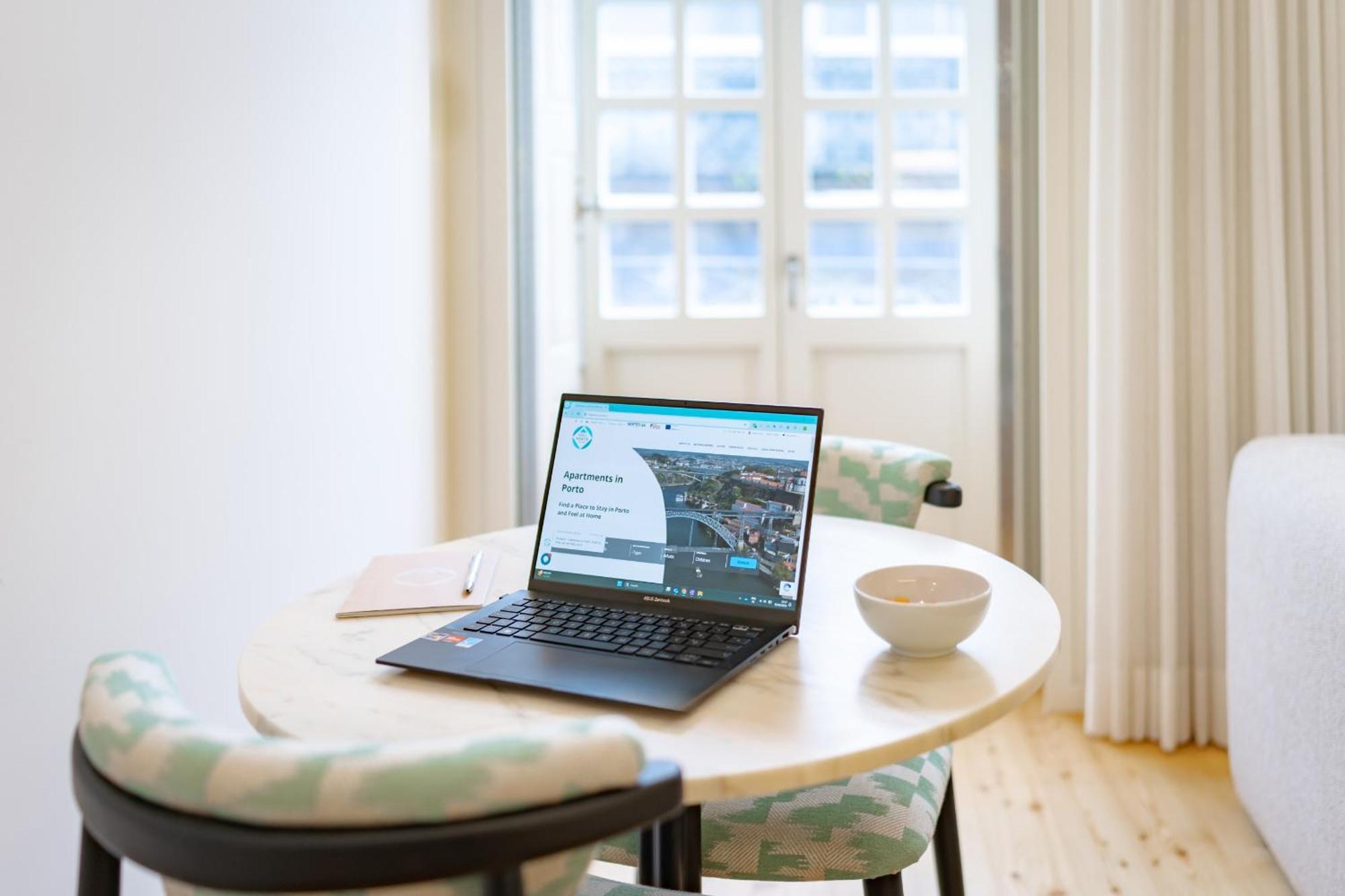 Appartamento Feel Porto Clerigos Charm Flats Esterno foto